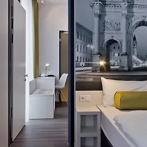 Super 8 By Wyndham North Munich